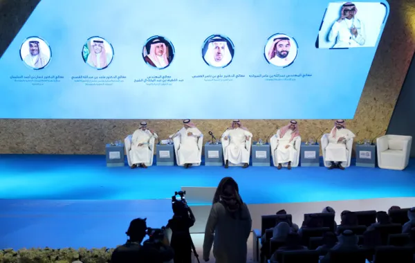 وزراء يوضحون دور الحكومة السعودية في تمكين الشباب من إنشاء المشاريع الصغيرة والمتوسطة