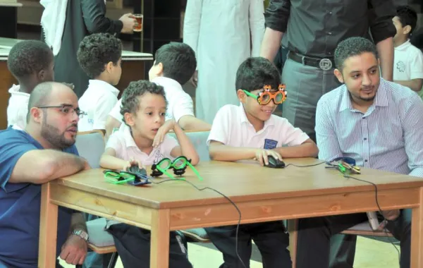 طبيب عيون: مستوى الطالب الدراسي يرتبط بمدى سلامة العيون