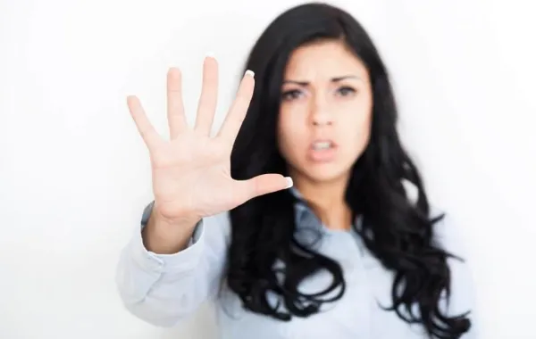 "شبشب صاعق" لحل مشكلة التحرش
