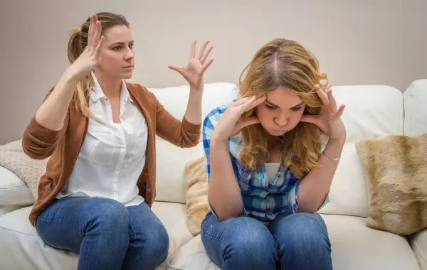 حقائق طبية مفاجئة عن المراهقات في سن الـ14