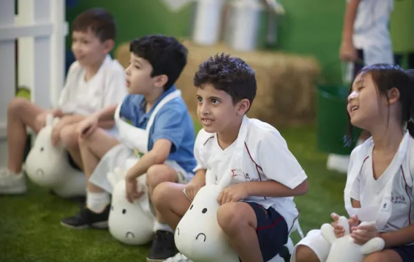 دعوة لأطفال المدارس للاحتفال باليوم العالمي للحليب المدرسي