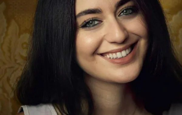 فايا يونان  تثير ردود أفعال عنيفة بسبب صورة سيلفي!