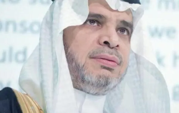 وزير التعليم ينصر طالبات الجامعات بقرار السماح بدخول الجوالات