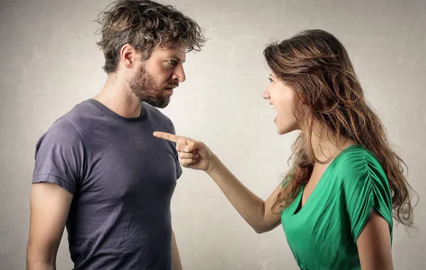 عائلتنا كلها مشاكل في مشاكل.. كيف أتعايش؟