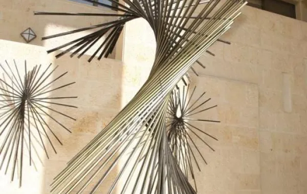 إصدار جديد: "خزائن المرئي" للناقد والفنان التشكيلي غسان مفاضلة