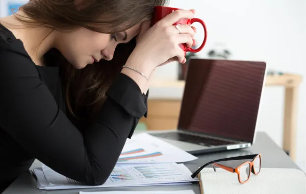 كيف تتعاملين مع الإساءات في العمل؟