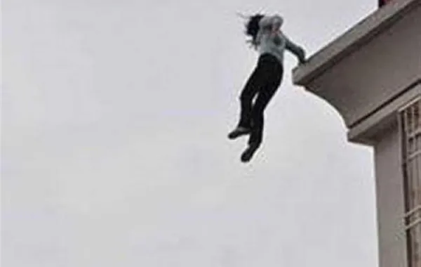 رفض السماح لزوجته بزيارة والدتها.. فإنتحرت!
