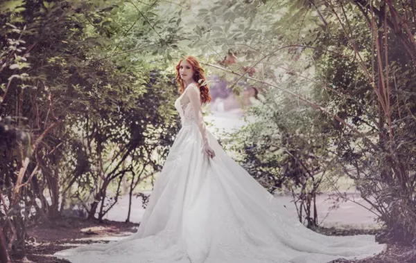 Esposa تطلق مجموعتها الخياليّة لأزياء الزفاف لربيع وصيف 2018