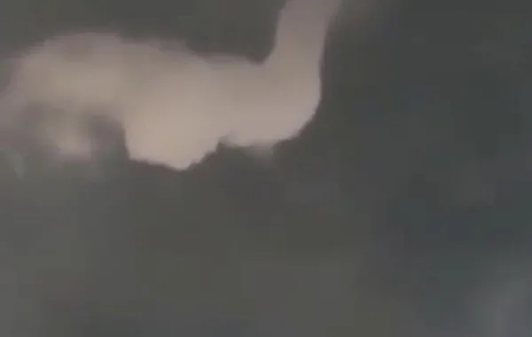 بالفيديو: سحابة على شكل «ثعبان».. تثير الفزع في اليابان