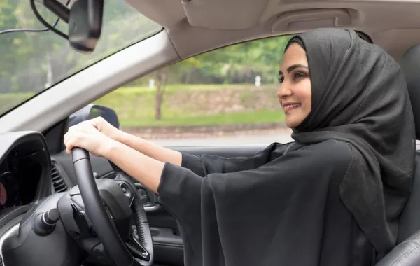 "اتيكيت" قيادة السيارة والأصول التي يجب اتباعها