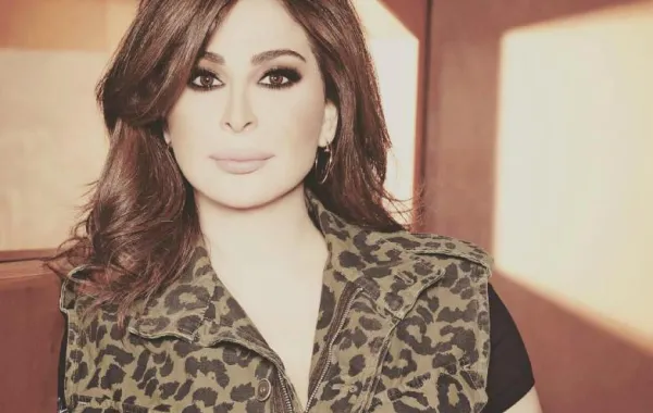 هجوم كبير على إليسا والسبب.. إطلالتها العسكرية!