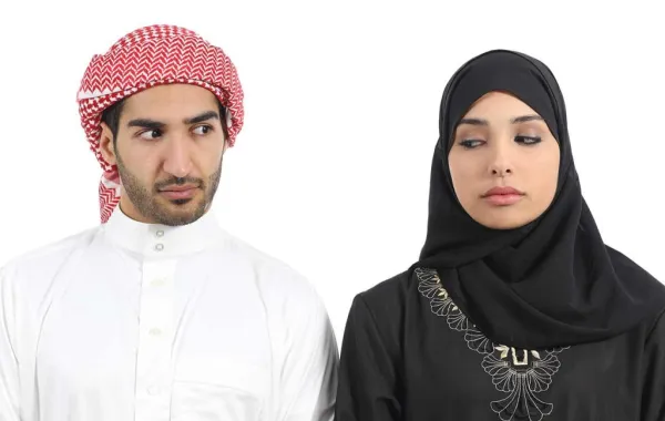 عريس سعودي يترك حفل زفافه لرغبة عروسه في قيادة السيارة!