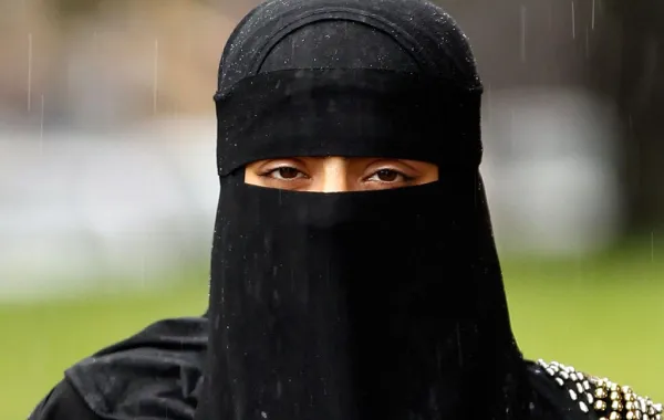 سعودية تسكب الزيت المغلي على زوجها لزواجه بامرأة ثانية