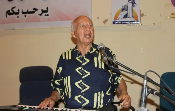 في ورشة غنائية متدربات يغنين مع هاني شنودة