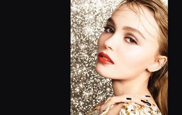 أريد الحصول على أحمر الشفاه الذي اختارته لي شانيل CHANEL!