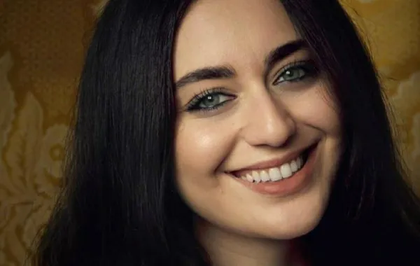رنا شميس تعيد سيلفي فايا يونان إلى الواجهة من جديد
