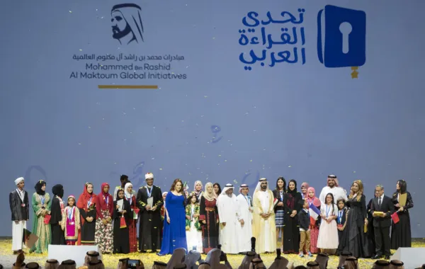 الشيخ محمد بن راشد يتوج أبطال "تحدي القراءة"