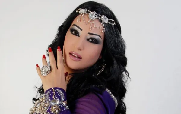 بالصور: سمية الخشاب تفضح زيجة سرية لها "دون أن تدري" والجمهور يسأل "مين أيمن"؟