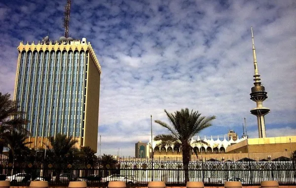 "الإعلام" تتوعَّد مشاهير مواقع التواصل المضلِّلين للمستهلك
