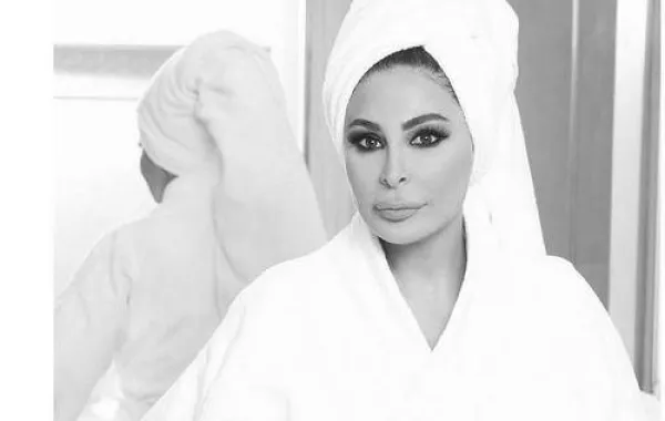 عشية عيد ميلادها...اليسا تثير ضجة بـ"روب الحمام"!