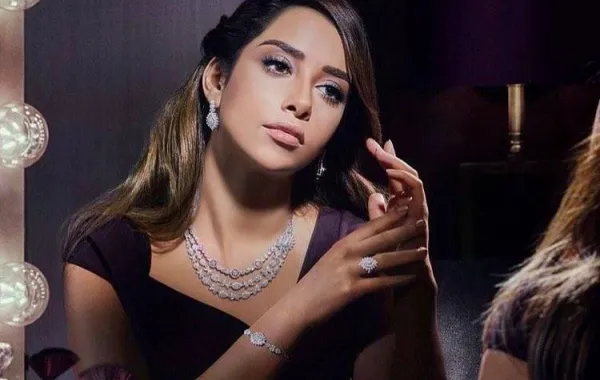 بالصور: بلقيس تثير الجدل وما حقيقة حملها؟