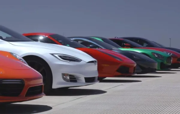 تفاصيل أول سباق نسائي للسيارات في السعودية