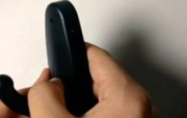 للسيدات.. شماعات للتجسس بالمراحيض وغرف تبديل الملابس