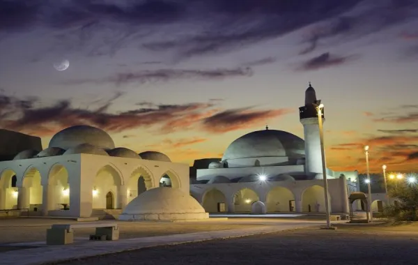 كاميرا مراقبة تطيح بلص سرق دار عبادة في الأحساء