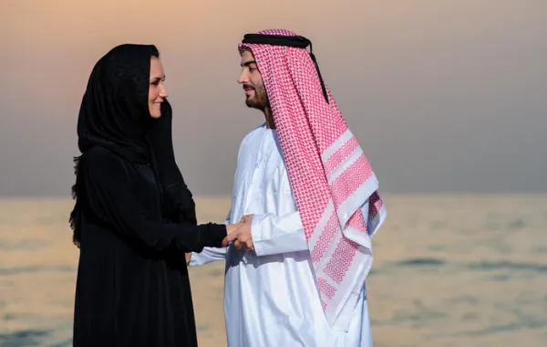 سعودية تدعم زوجها لارتباطه بأخرى