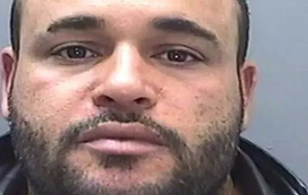 منع مهاجر تونسي في بريطانيا من الجلوس بجانب النّساء في القطار لمدّة 10 سنوات