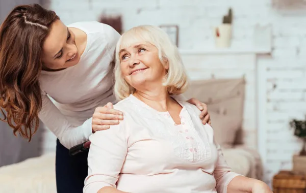 4 قواعد عليكِ اتباعها عند التعامل مع المسنين