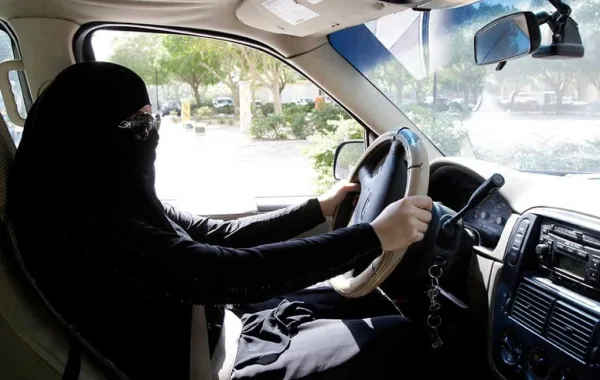 البدء بتأهيل سعوديات "سائقات أجرة"