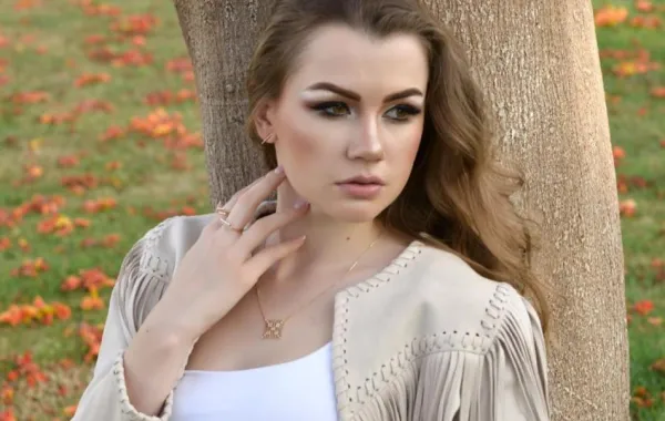 سميّة بكار تعرض مجموعتها الجديدة في معرض دبي للمجوهرات