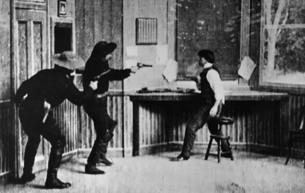 أقدم أعمال فنية في الفنون المختلفة