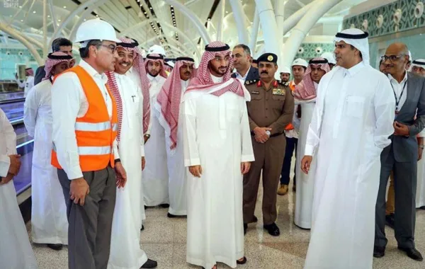 أمير مكة بالنيابة يتفقد مشروع مطار الملك عبدالعزيز الدولي الجديد