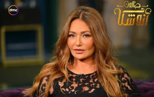 بالفيديو: ليلى علوي تبكي والدتها في أوّل ظهور لها بعد رحيلها