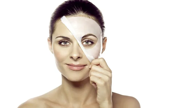 تقنية تقشير الوجه بالدرمابلانينغ  Dermaplaning...تعرفي إليها