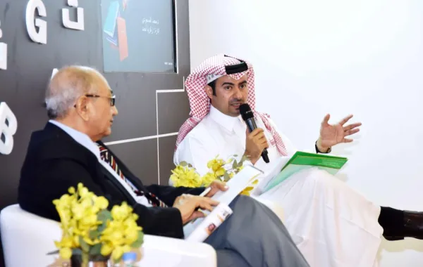 جمهور حاشد وفعاليات في "الشارقة الدولي للكتاب"