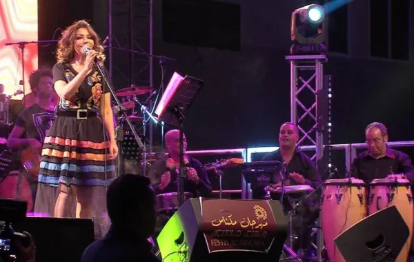 كم تقاضت الديفا سميرة سعيد عن حفلها بالمغرب؟