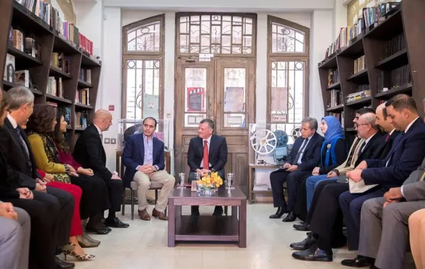 العاهل الأردني يزور الهيئة الملكية للأفلام في عمان