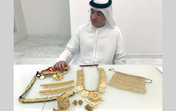 ذهب سيدة إماراتية عمره 100 عام يتحول إلى مشروع وقفي