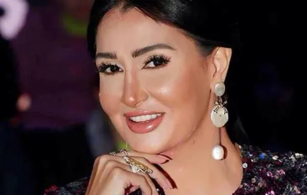 غادة عبد الرازق ضيفة منى أبو حمزة في برنامج "حكايتي مع الزمان"