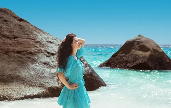 ما تفسير حلم ارتداء اللون الفيروزي؟