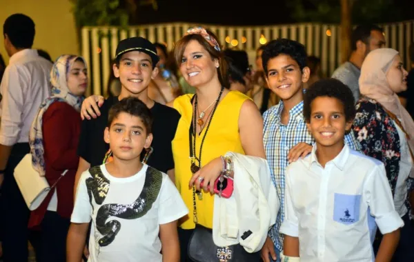 بالفيديو: هنا شيحة تشكو معاناة أطفالها من "العقد النفسية" بسبب "والدهم"!!