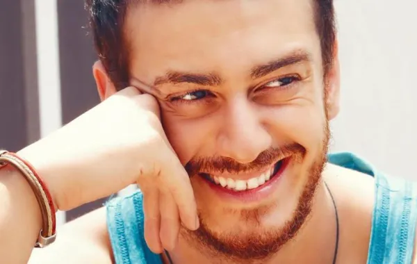 سعد لمجرد بملابس نسائية!!