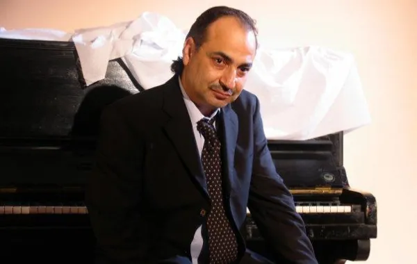 هل يُخرج وفاة والدة الفنان أحمد كمال الفنانة عبلة كامل من عزلتها؟