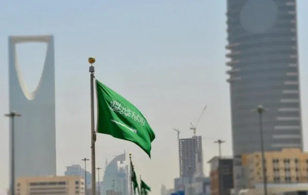وزير "البلدية" يدشن "مدينتي الذكية" في السعودية