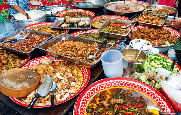 10 صور للأطباق الشعبية المغرية في بانكوك