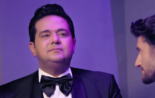 حاتم العراقي يصوّر "يطق أصبع" في أول تعاون مع طلال والأنصاري