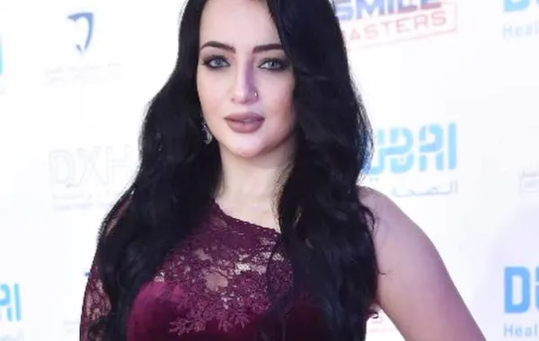 منال موسى تستنكر: زوّجوني ثرياً وقالوا إنّ مهري مليون دولار وفيلّا